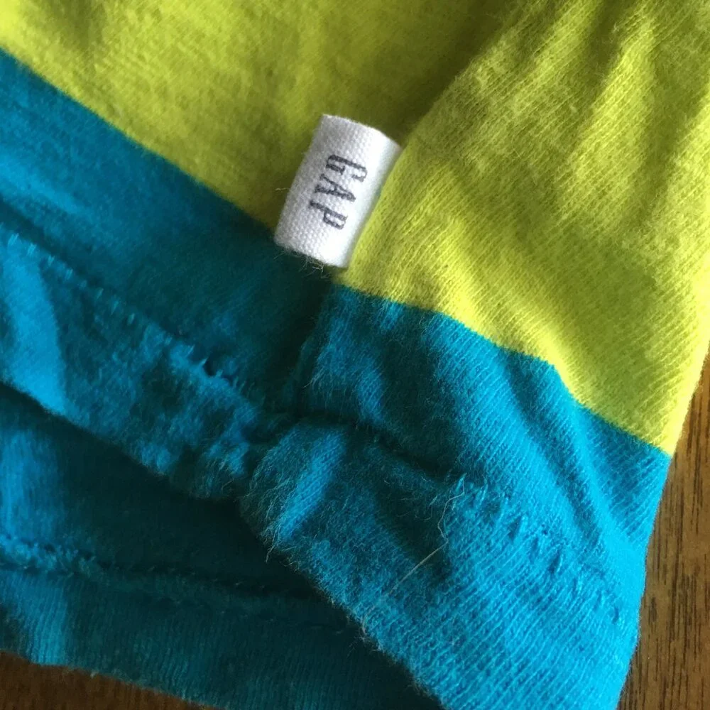 Gap bright stripe tee XS 4-5